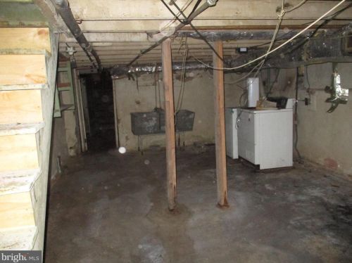 1144 Walnut St, Chester PA 19013-6135 exterior