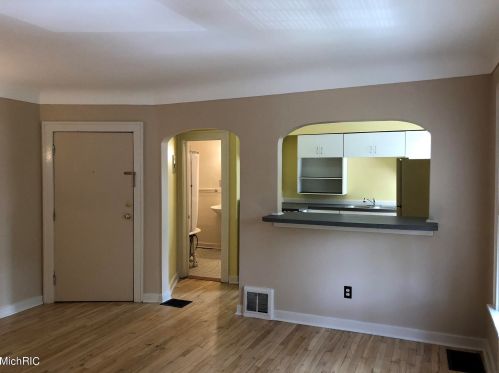 736 Cherry St, Grand Rapids MI 49503-5814 exterior