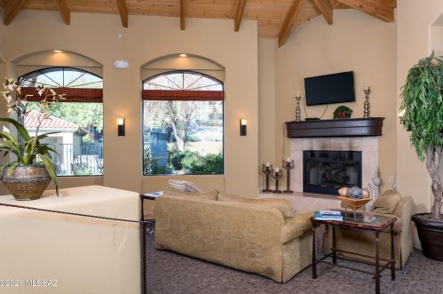 5751 Kolb Rd, Tucson AZ 39204-0871 exterior