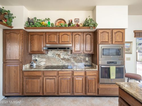 900 Camino Corrida, Tucson AZ 85704-7652 exterior