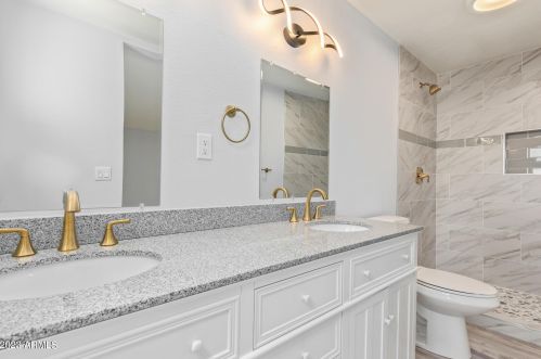 10609 42nd St, Phoenix AZ  85028-3501 exterior