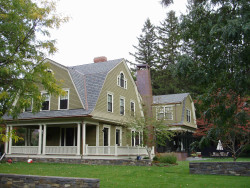 86 Prince St, Newton, MA 02465-2631