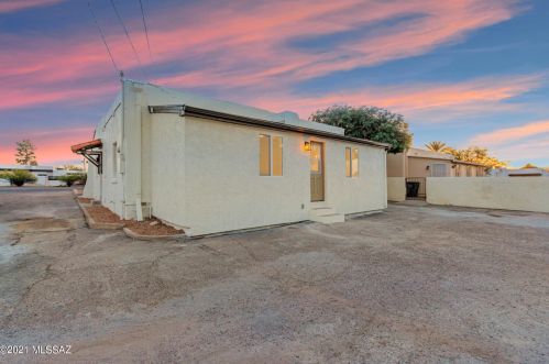 2109 Grant Rd, Tucson AZ  85719-3412 exterior