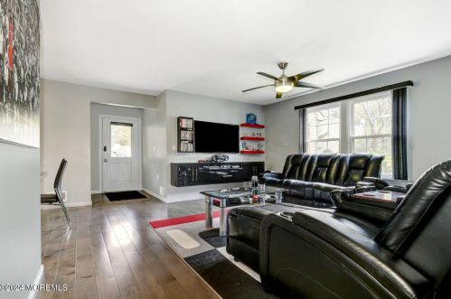 1202 Bluebell Dr, Jackson Twp NJ  08527-4115 exterior