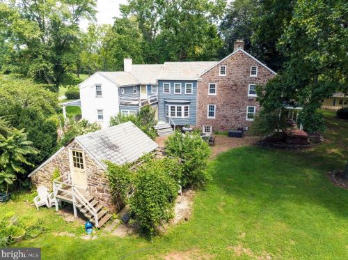 886 Vaughn Rd, Pottstown PA exterior