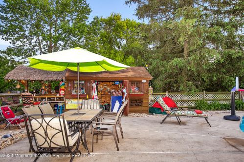 38 Normandy Ct, Middletown NJ 07748-3221 exterior