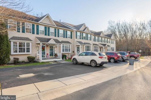 34 Linda Ln, Chester, PA 19014-1870