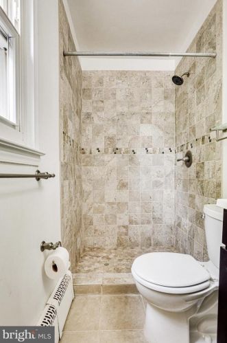 4301 Laurel Rd, Alexandria VA 22309-2520 exterior