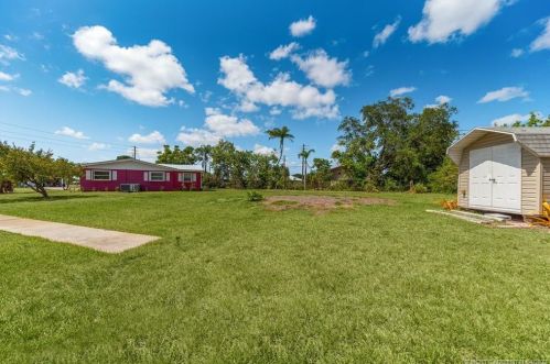 3113 Monte Vis St, Fort Pierce FL 34952-6002 exterior