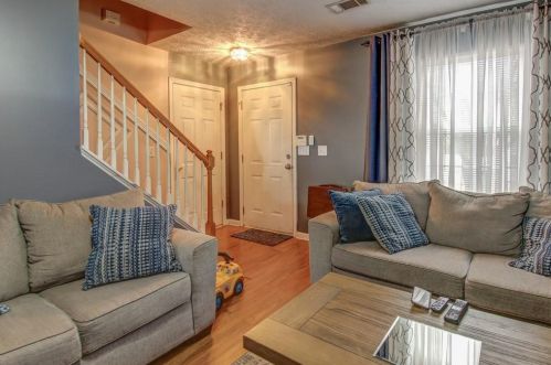 300 Lakeside Cir, Porterdale, GA 30016-8850