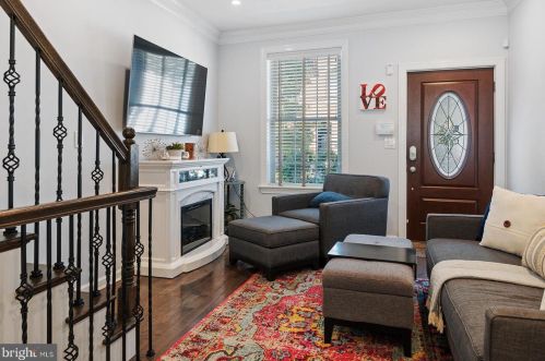 130 Greenwich St, Philadelphia, PA 19147-6110