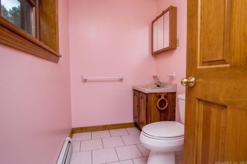 16 Attawaugan Xing Rd, Killingly CT 06241-1602 exterior