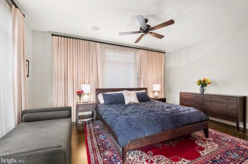 1127 Royal St, Alexandria VA  22314-1406 exterior