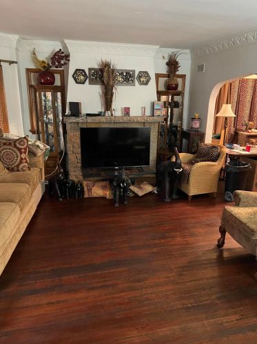 4303 16th St, Milwaukee, WI 53209-6924