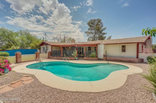 5841 Baker St, Tucson AZ  85711-2409 exterior