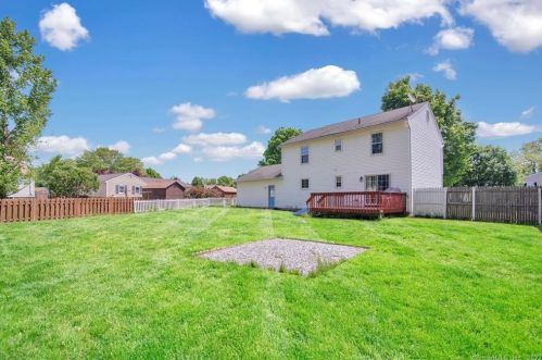 13 Gaylord Rd, Windsor Locks CT 06096-2815 exterior