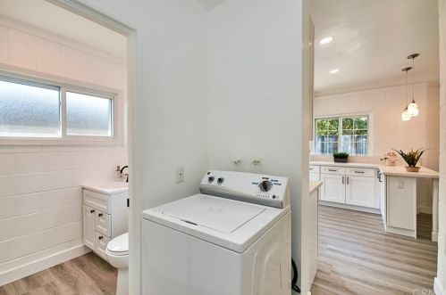 511 Rosslynn Ave, Fullerton CA  92832-2725 exterior