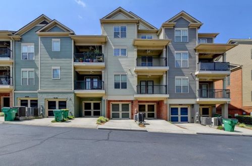 6448 Chariot St, Atlanta GA 30328-4298 exterior