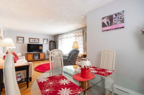 26 Allen St, Enfield CT 06082-4715 exterior