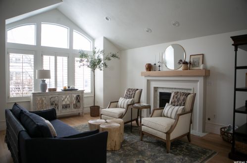 8967 Cobble Canyon Ln, Sandy UT 84093-3813 exterior