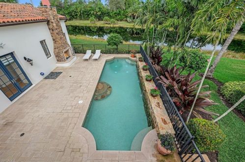 16635 Cortona Ln, Naples FL 34110-3261 exterior