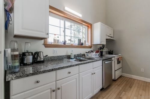 1179 Washington Ave, Portland ME 04103-2042 exterior