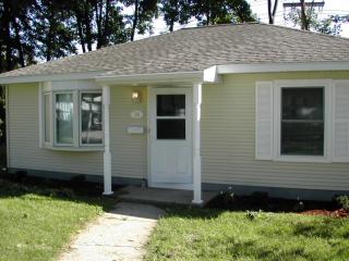 27 Craig Ave, Madison WI  53705-1335 exterior