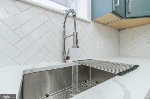 2418 Iseminger St, Philadelphia PA  19148-3518 exterior