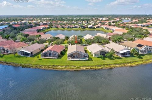 332 Shoreline Cir, Fort Pierce FL 34986-2913 exterior