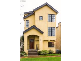 2977 Lord Byron Pl, Eugene, OR 97408-4638