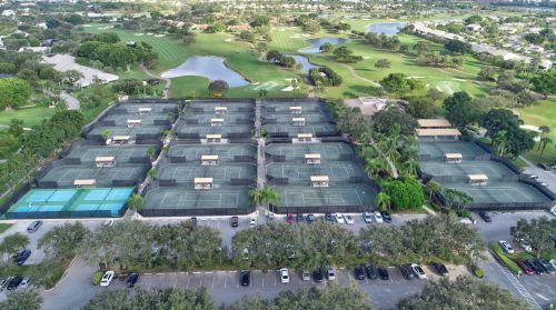 11 Gln Dr, Boynton Beach FL 33436-6207 exterior