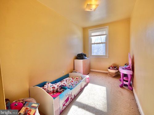 439 Park Dr, Manor PA 19036-1617 exterior