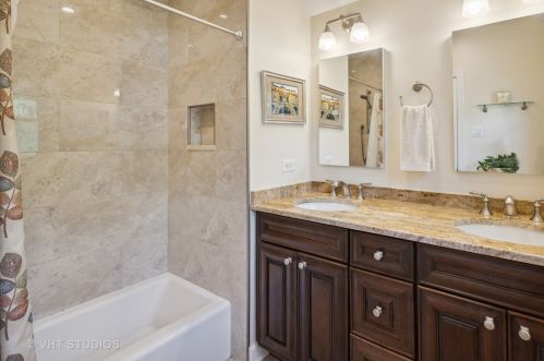 1733 Natoma Ave, Chicago IL 60707-3916 exterior