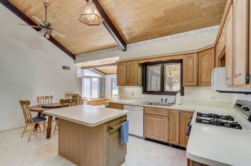 4714 Billingsgate Ln, Bull Valley IL 60098-8748 exterior