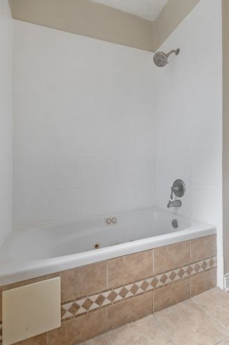 2018 Spaulding Ave, Chicago IL 60647-7973 exterior