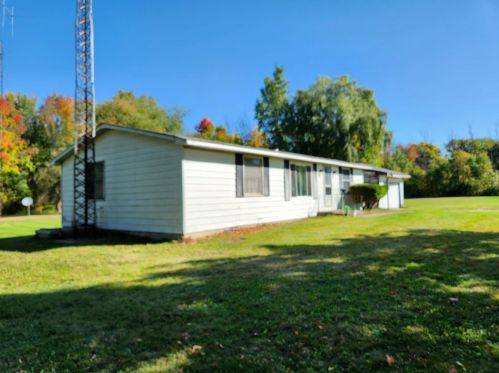 9101 18 Mile Rd, Cedar Springs MI 49319-9746 exterior