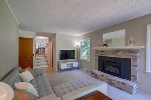 322 Cheyenne Trl, Madison WI  53705-4703 exterior