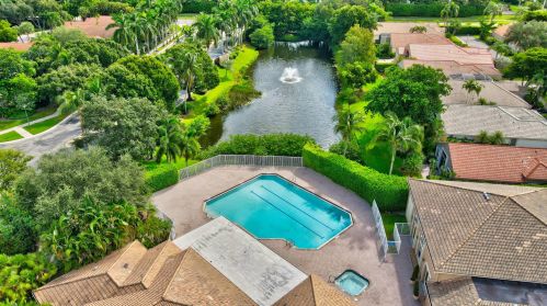 10387 Copper Lk Dr, Boynton Beach FL 33437-5511 exterior