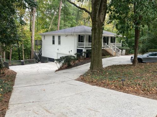 2933 Margaret Mitchell Ct, Atlanta GA 30327-1614 exterior