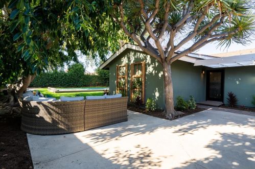 14291 Prospect Ave, Tustin CA  92780-2316 exterior