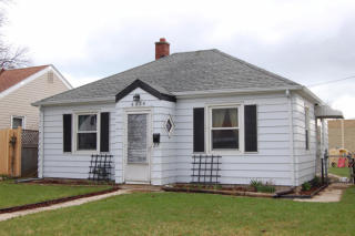 4036 5th St, Milwaukee, WI 53207-4330