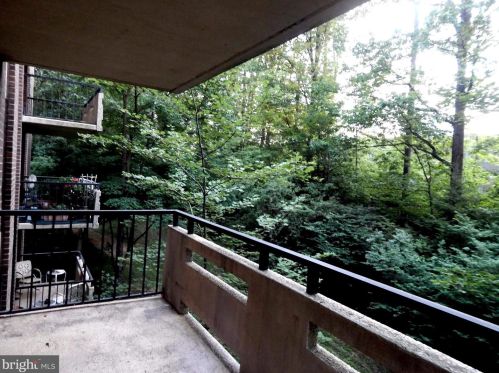 1808 Old Meadow Rd, Mc Lean VA  22102-1825 exterior