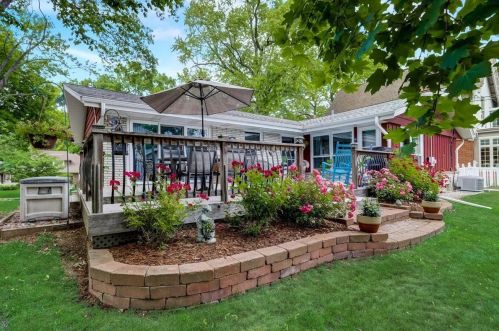 6621 Wisconsin Ave, Milwaukee WI 53213-3914 exterior