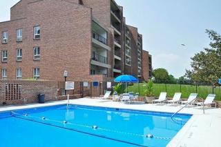 10506 Pacific St, Omaha NE  68114-4763 exterior