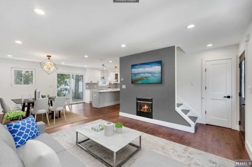 54 Passaic Ave, Hasbrouck Heights NJ 07604-2437 exterior