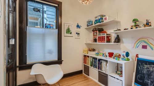 4209 Bernard St, Chicago IL 60618-1103 exterior