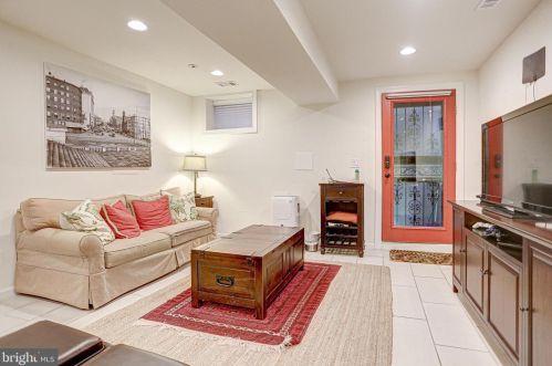 421 11 St, Washington DC 20002-6121 exterior