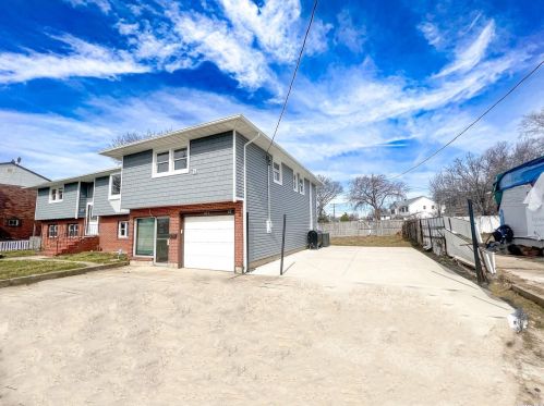 433 Sunrise Hwy, Babylon NY  11704-5903 exterior