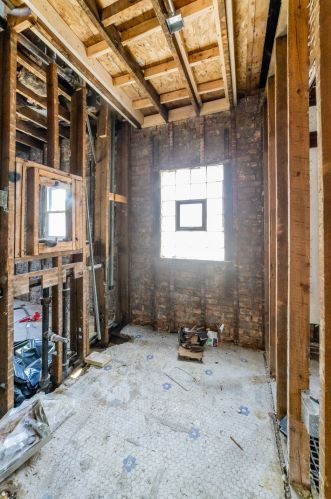 7709 Eberhart Ave, Chicago IL 60637-2485 exterior