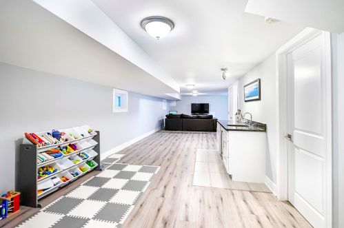 4310 Bernard St, Chicago IL 60618-1109 exterior